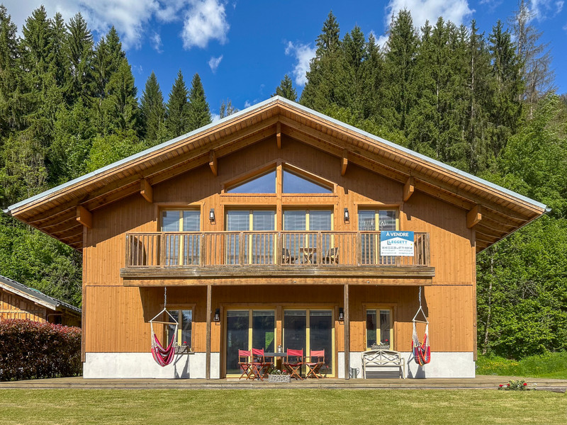 Ski property for sale in Samoens - €1,100,000 - photo 0