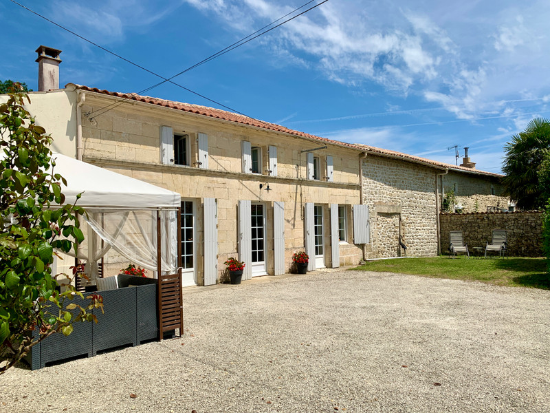 Maison à vendre à Bois, Charente-Maritime - 290 000 € - photo 1