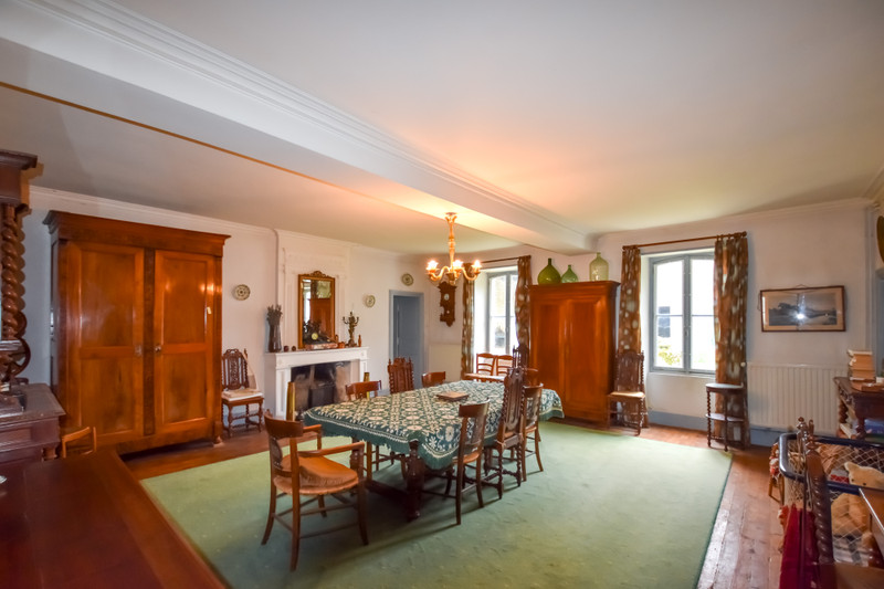 French property for sale in Surgères, Charente-Maritime - €595,000 - photo 4