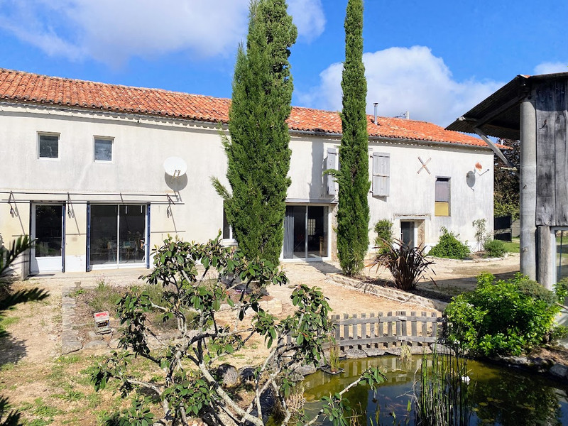 French property for sale in Saint-Front, Charente - €168,470 - photo 0