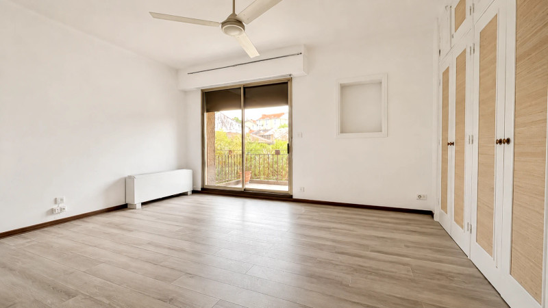 French property for sale in Avignon, Vaucluse - €176,000 - photo 0