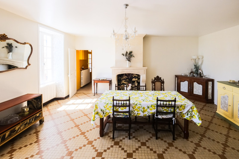 French property for sale in Saint-Jean-d'Angély, Charente-Maritime - €328,600 - photo 12