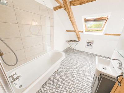 French property for sale in Neufmesnil, Manche - €249,995 - photo 8