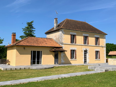 Maison à vendre à Saint-Quentin-de-Chalais, Charente, Poitou-Charentes, avec Leggett Immobilier