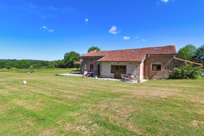 Maison à vendre à Brillac, Charente, Poitou-Charentes, avec Leggett Immobilier