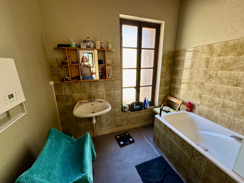 French property for sale in Creissan, Hérault - €147,000 - photo 5