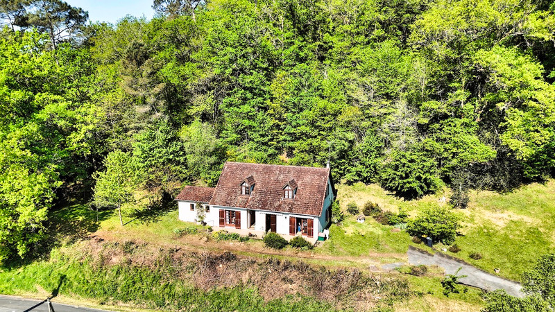 Maison à vendre à Champs-Romain, Dordogne - 140.000 € - photo 1