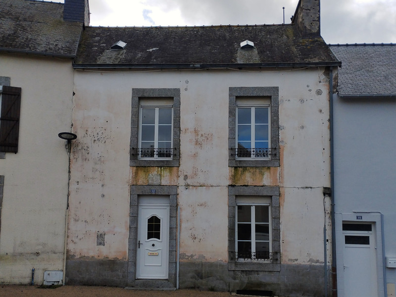 House for sale in Lennon Finistère A 2 bedroomed village property