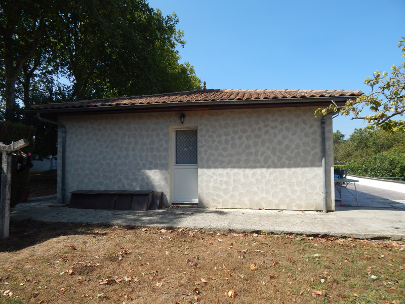 French property for sale in Ronsenac, Charente - €185,000 - photo 2