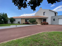 Maison à vendre à Givrand, Vendée - 790.000 € - photo 1