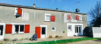 Maison à vendre à Luxé, Charente - 205.200 € - photo 1