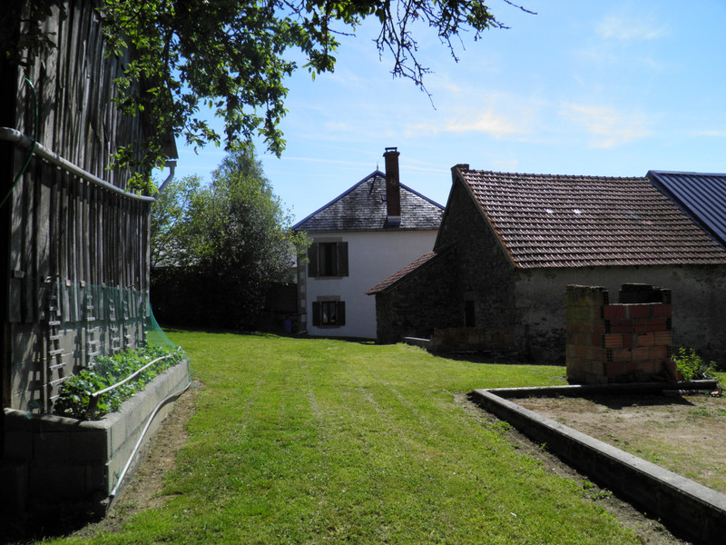 Maison à vendre en Auvergne Puy de Dome Servant Situé près de Servant