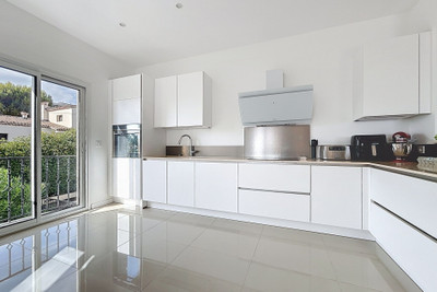 French property for sale in Nice, Alpes-Maritimes - €1,655,000 - photo 9