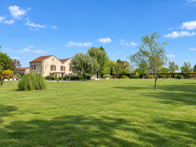 French property for sale in Cognac, Charente - €945,000 - photo 2