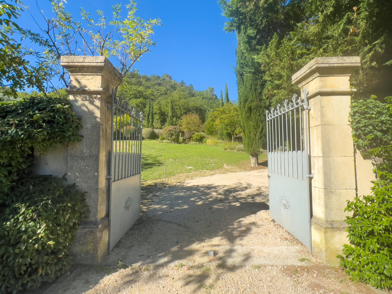 French property for sale in Malaucène, Vaucluse - €1,550,000 - photo 14