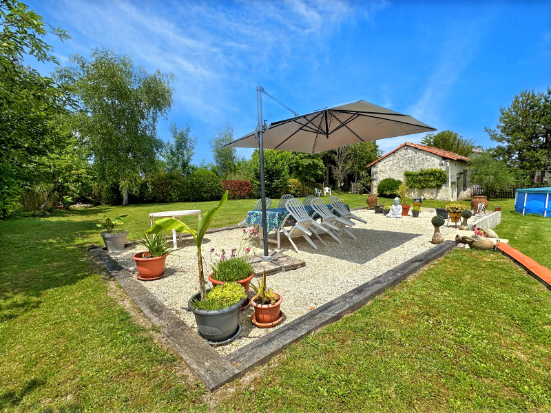 French property for sale in Saint-Romain, Charente - €304,500 - photo 8