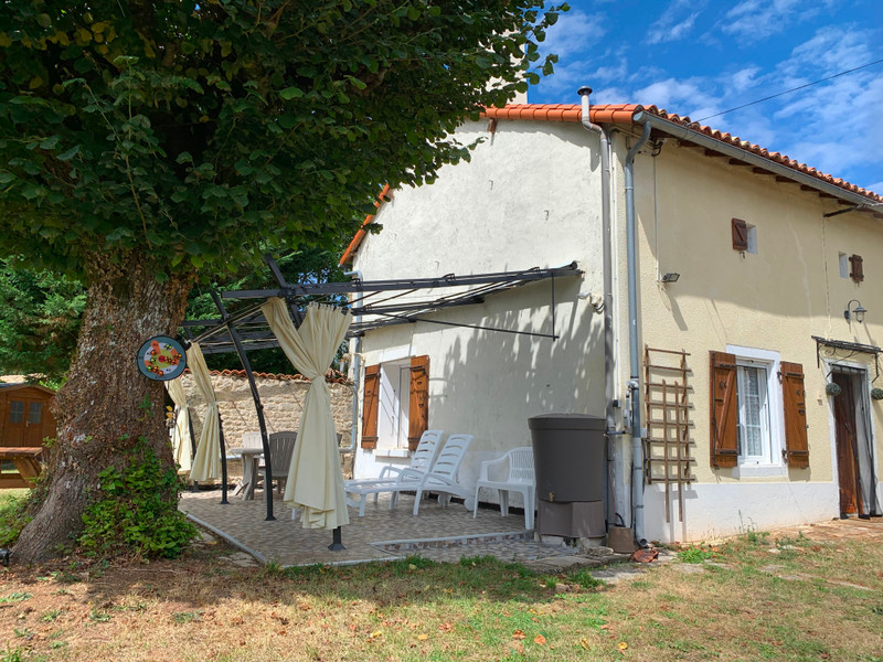 French property for sale in Mairé-Levescault, Deux-Sèvres - &#8364;147,150 - photo 2