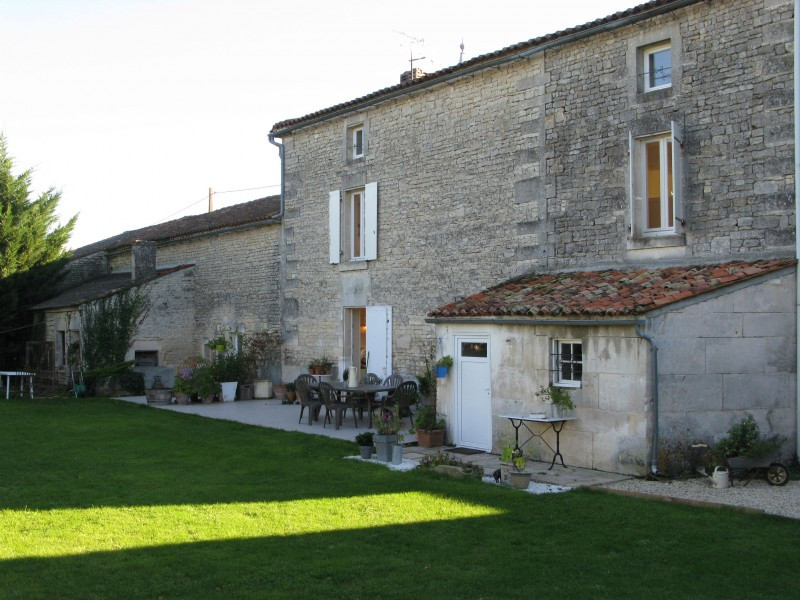 French property for sale in Mérignac, Charente - €375,240 - photo 3