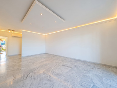 French property for sale in Nice, Alpes-Maritimes - €395,000 - photo 2