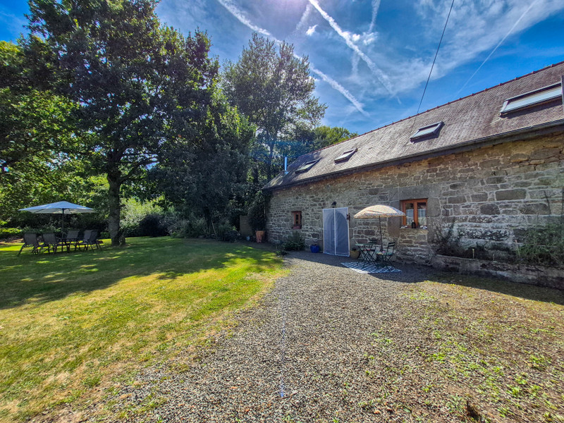 French property for sale in Bourbriac, Côtes-d'Armor - €371,000 - photo 1