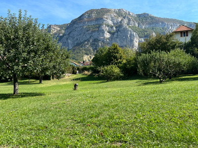 Terrain à vendre à Collonges-sous-Salève, Haute-Savoie, Rhône-Alpes, avec Leggett Immobilier