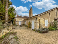 Maison à vendre à Saint-Léon-sur-l'Isle, Dordogne - 449.000 € - photo 2