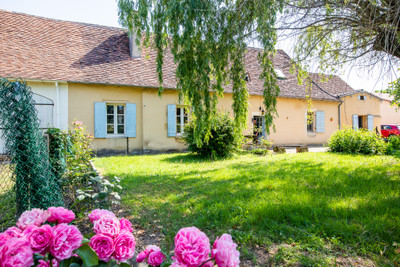 Maison à vendre à Saint-Pierre-d'Eyraud, Dordogne, Aquitaine, avec Leggett Immobilier