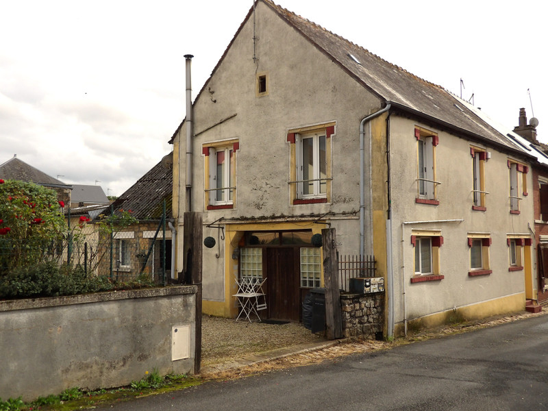 Maison à vendre à Rives d'Andaine, Orne - 34 600 € - photo 1