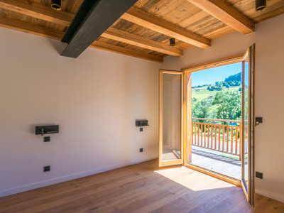
Stunning new build 4 bedroom ski chalet in Combloux, only 500m from the nearest ski lift
