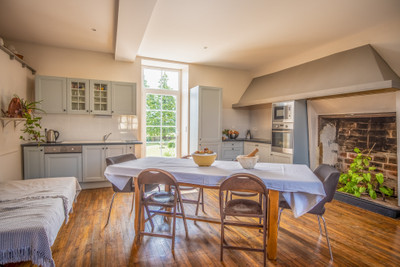 Elegant 18th century manor house 25 minutes North of Angoulême. Six bedrooms and numerous outbuildings.