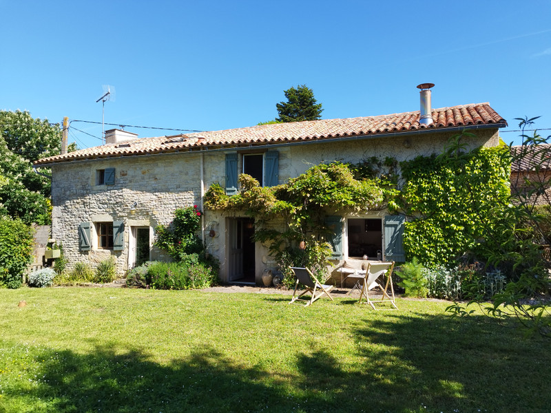 Maison à Mairé-Levescault, Deux-Sèvres - photo 1