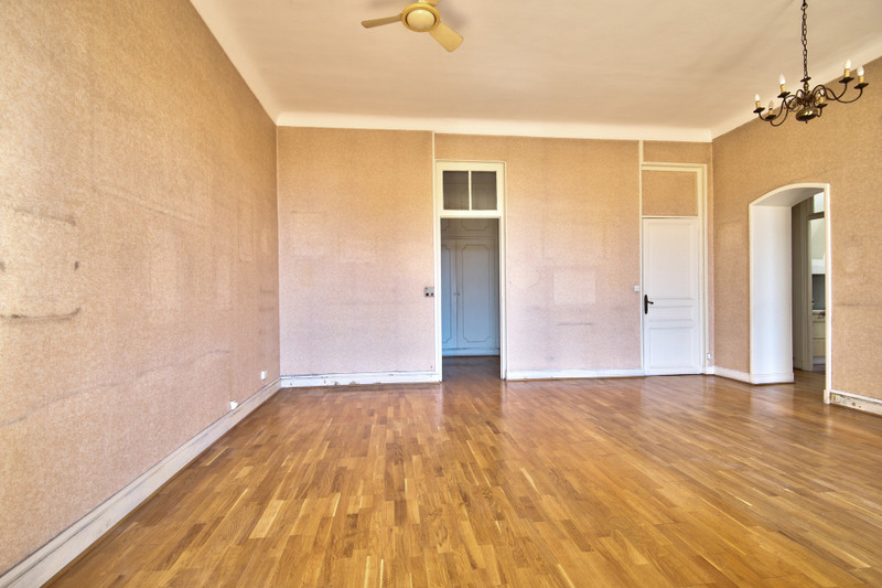 French property for sale in Nice, Alpes-Maritimes - €595,000 - photo 2