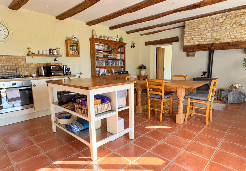 French property for sale in Messé, Deux-Sèvres - €199,900 - photo 3