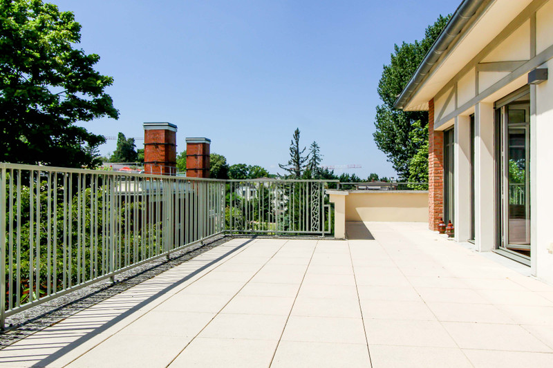 Apartment in Garches HautsdeSeine SW facing 106m2 2 bed
