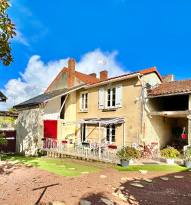 French property for sale in Monts-sur-Guesnes, Vienne - €159,000 - photo 2