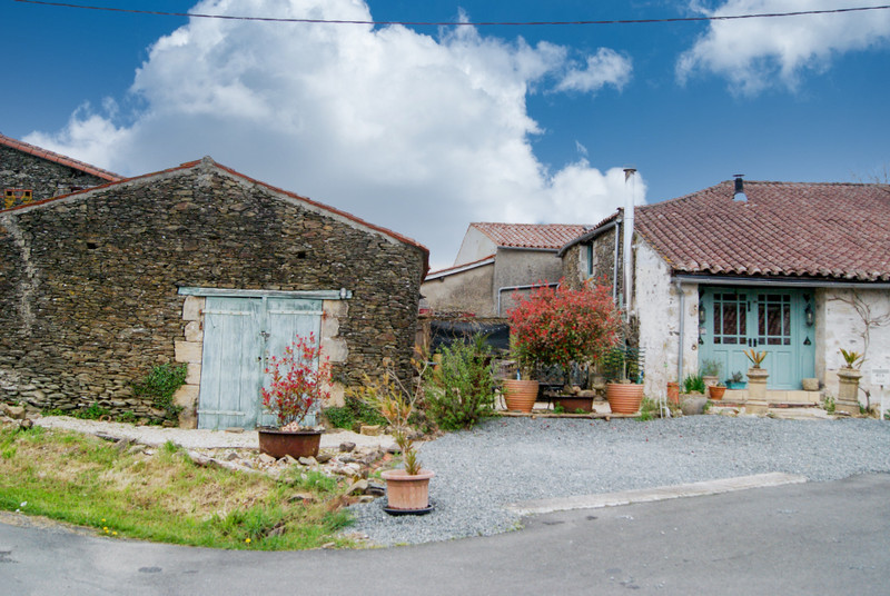 French property for sale in Vouvant, Vendée - €359,340 - photo 9