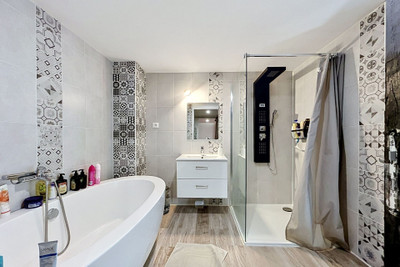 French property for sale in Nice, Alpes-Maritimes - €899,000 - photo 8