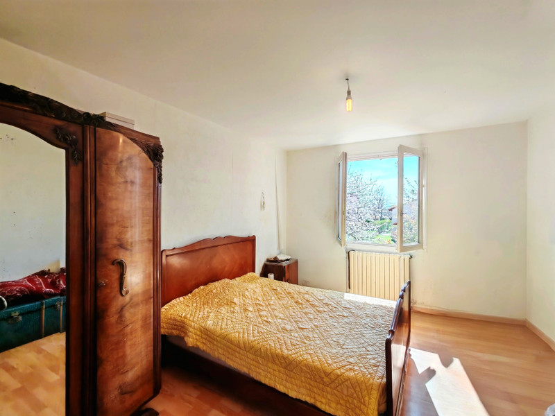 French property for sale in Saint-Bonnet-près-Riom, Puy-de-Dôme - €292,110 - photo 3