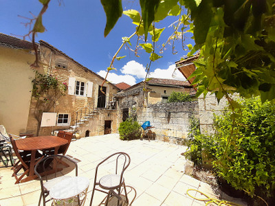 Maison à vendre à Champagne-et-Fontaine, Dordogne, Aquitaine, avec Leggett Immobilier