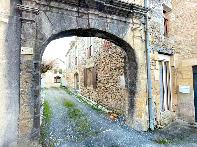 French property for sale in Montignac, Dordogne - €348,150 - photo 2