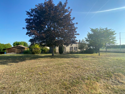 French property for sale in Léoville, Charente-Maritime - €162,000 - photo 1