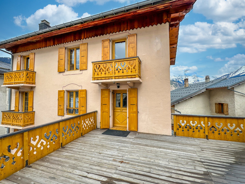 Ski property for sale in Courchevel Le Praz - €1,999,000 - photo 11