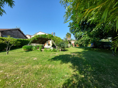 French property for sale in Combiers, Charente - €189,000 - photo 1