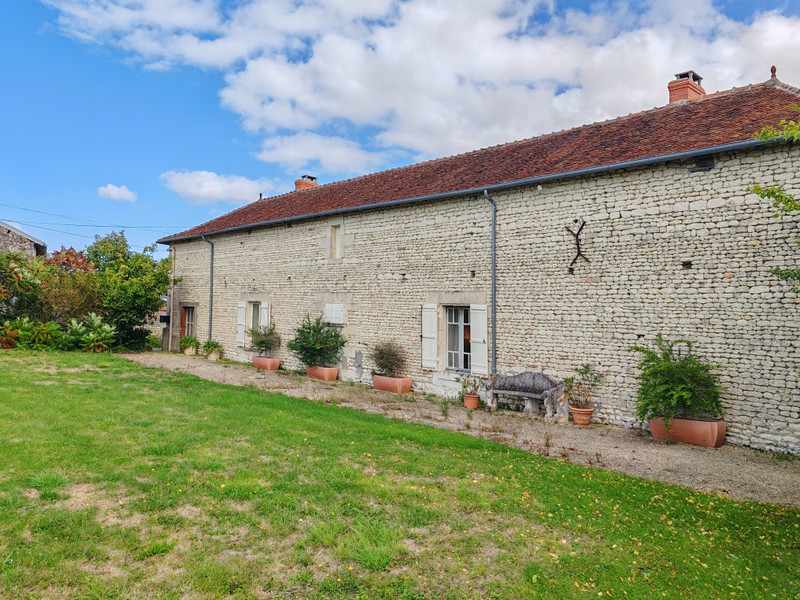 French property for sale in Sérigny, Vienne - €450,000 - photo 2
