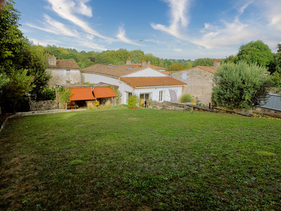 Maison à vendre à Saint-Gelais, Deux-Sèvres, Poitou-Charentes, avec Leggett Immobilier