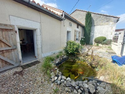 French property for sale in Soyaux, Charente - €232,000 - photo 10