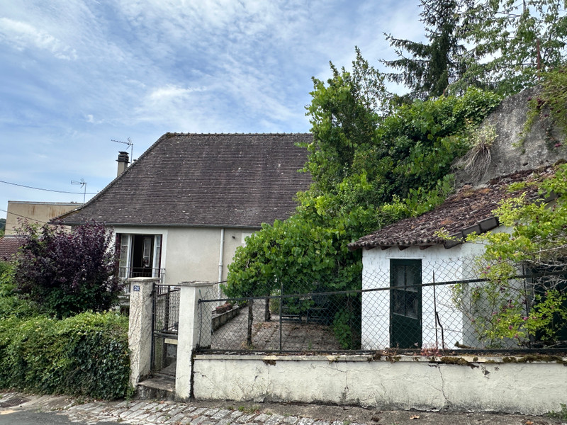 French property for sale in Saint-Gaultier, Indre - €99,000 - photo 1
