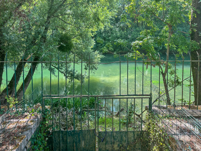 French property for sale in Cognac, Charente - €225,000 - photo 2