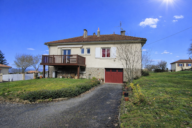 French property for sale in Chabanais, Charente - €158,000 - photo 0