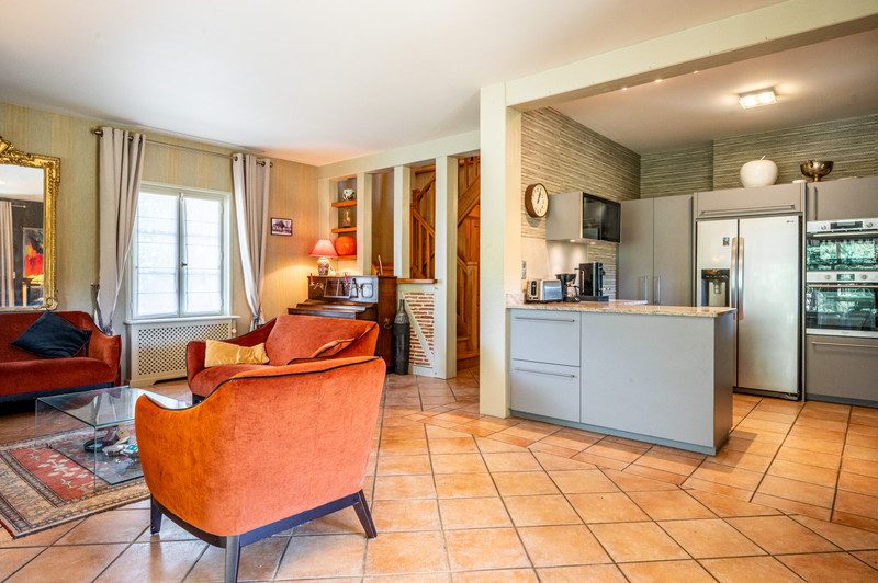 French property for sale in Saint-Léon-sur-Vézère, Dordogne - €540,000 - photo 3
